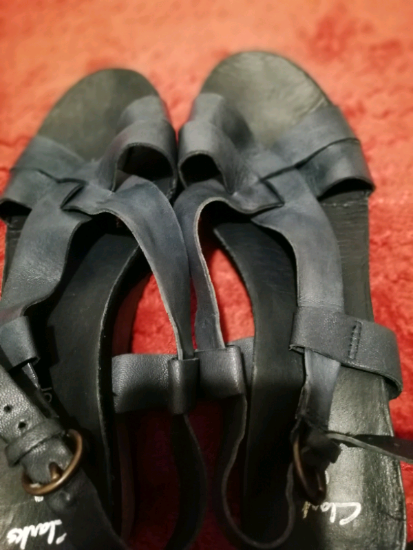 clarks softwear sandals